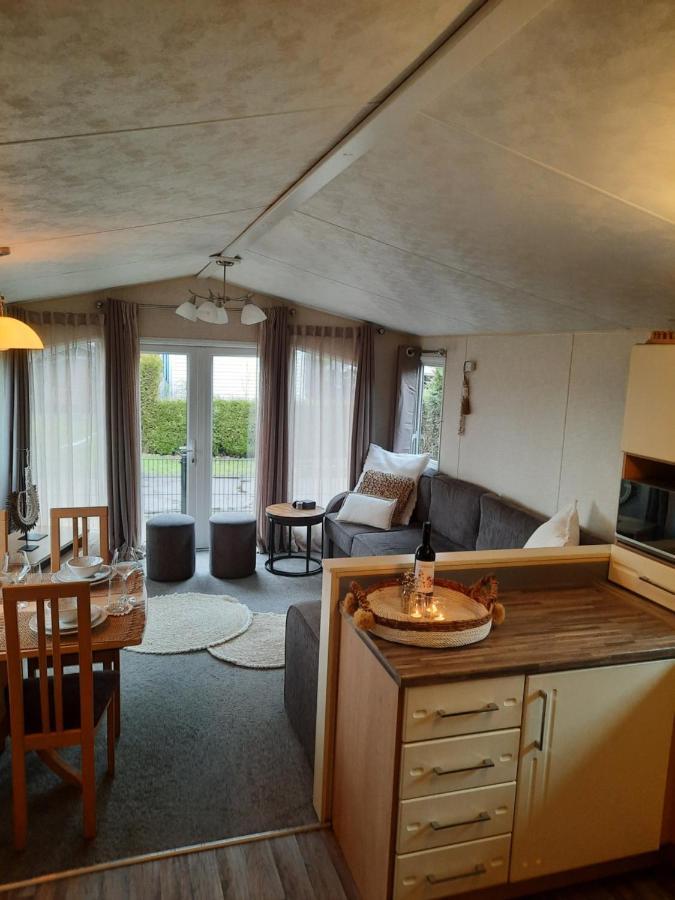 Vakantienoord, Chalet 6P With Veranda, Located In Friesland, 5 Stars Camping On The Lake Suameer Exterior photo