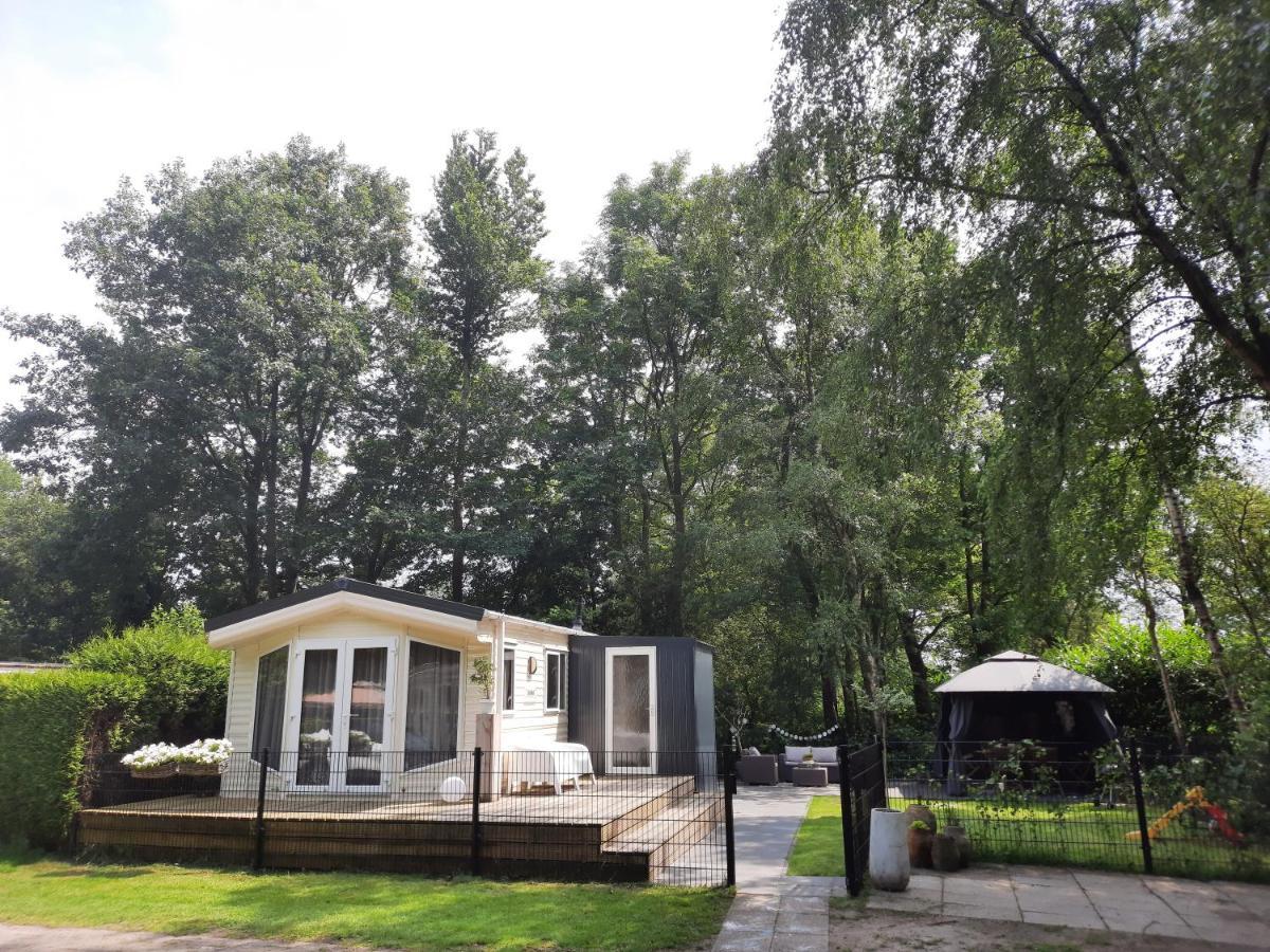 Vakantienoord, Chalet 6P With Veranda, Located In Friesland, 5 Stars Camping On The Lake Suameer Exterior photo